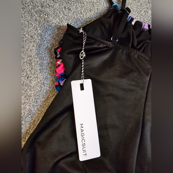 Magicsuit "Lisa" NWT one piece in Vibrant Beachcombing Print High Neckline - Picture 8 of 10